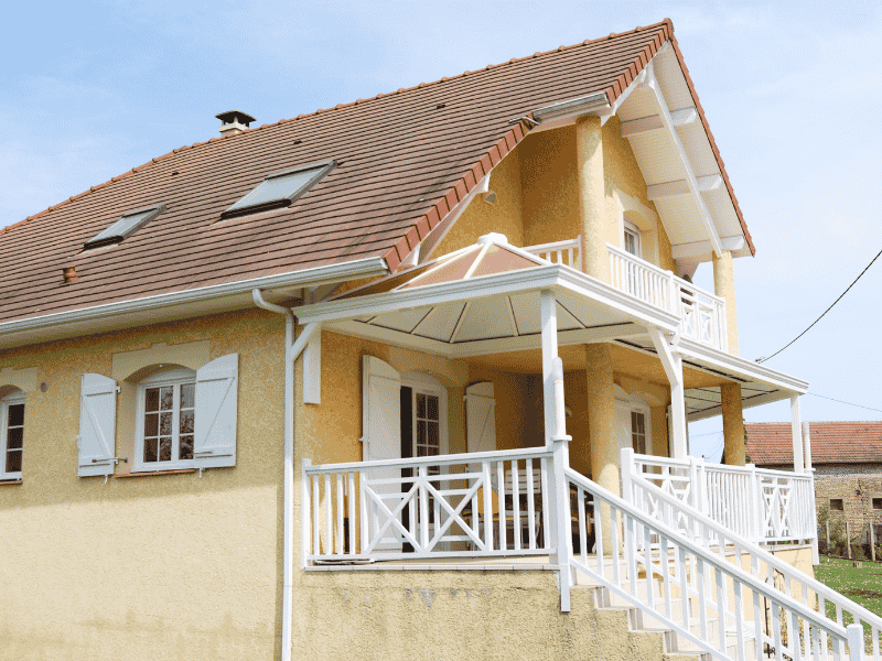 garde corps blanc réalisés par Aluminium Habitat à Pau
